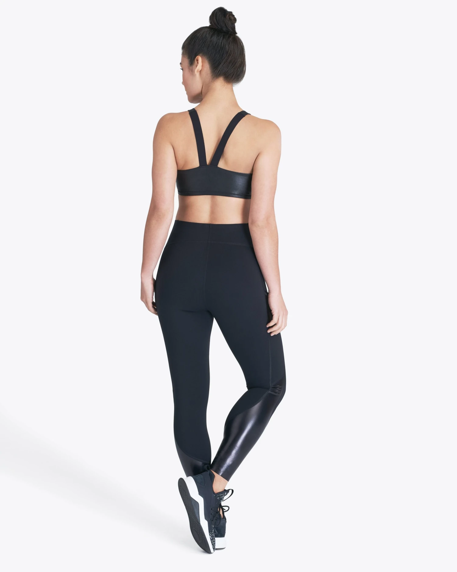 Spanx Every.Wear™ Gloss Pocket Leggings 4 Spanx Every.Wear™ Gloss Pocket Leggings