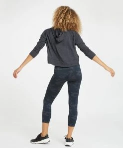 Spanx Look At Me Now Seamless Cropped Leggings