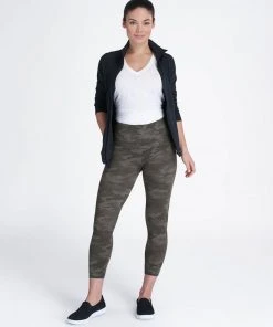 Spanx Look At Me Now Seamless Cropped Leggings