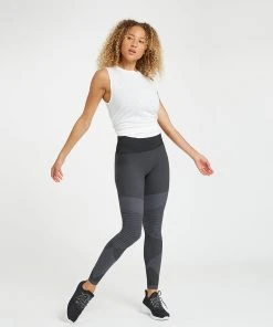 Spanx Comfy Essentials Look At Me Now Seamless Moto Leggings