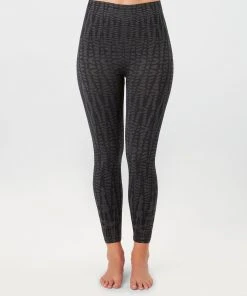 Spanx Look At Me Now Seamless Cropped Leggings