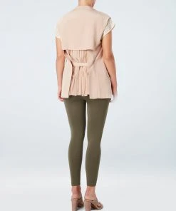 Spanx Look At Me Now Seamless Cropped Leggings