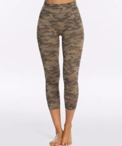 Spanx Look At Me Now Seamless Cropped Leggings