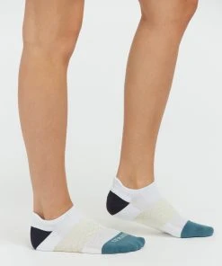 Spanx Active Arch Compression Ankle Socks