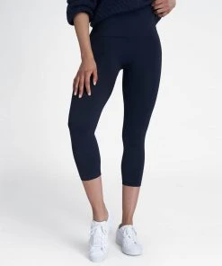Spanx Look At Me Now Seamless Cropped Leggings