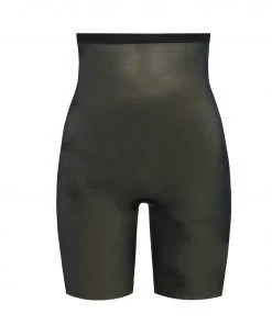 Spanx Skinny Britches® High-Waisted Mid-Thigh Short Shop All Shapewear 26 Spanx Skinny Britches® High-Waisted Mid-Thigh Short Shop All Shapewear