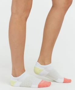 Spanx Active Arch Compression Ankle Socks