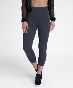 Spanx Look At Me Now Seamless Cropped Leggings
